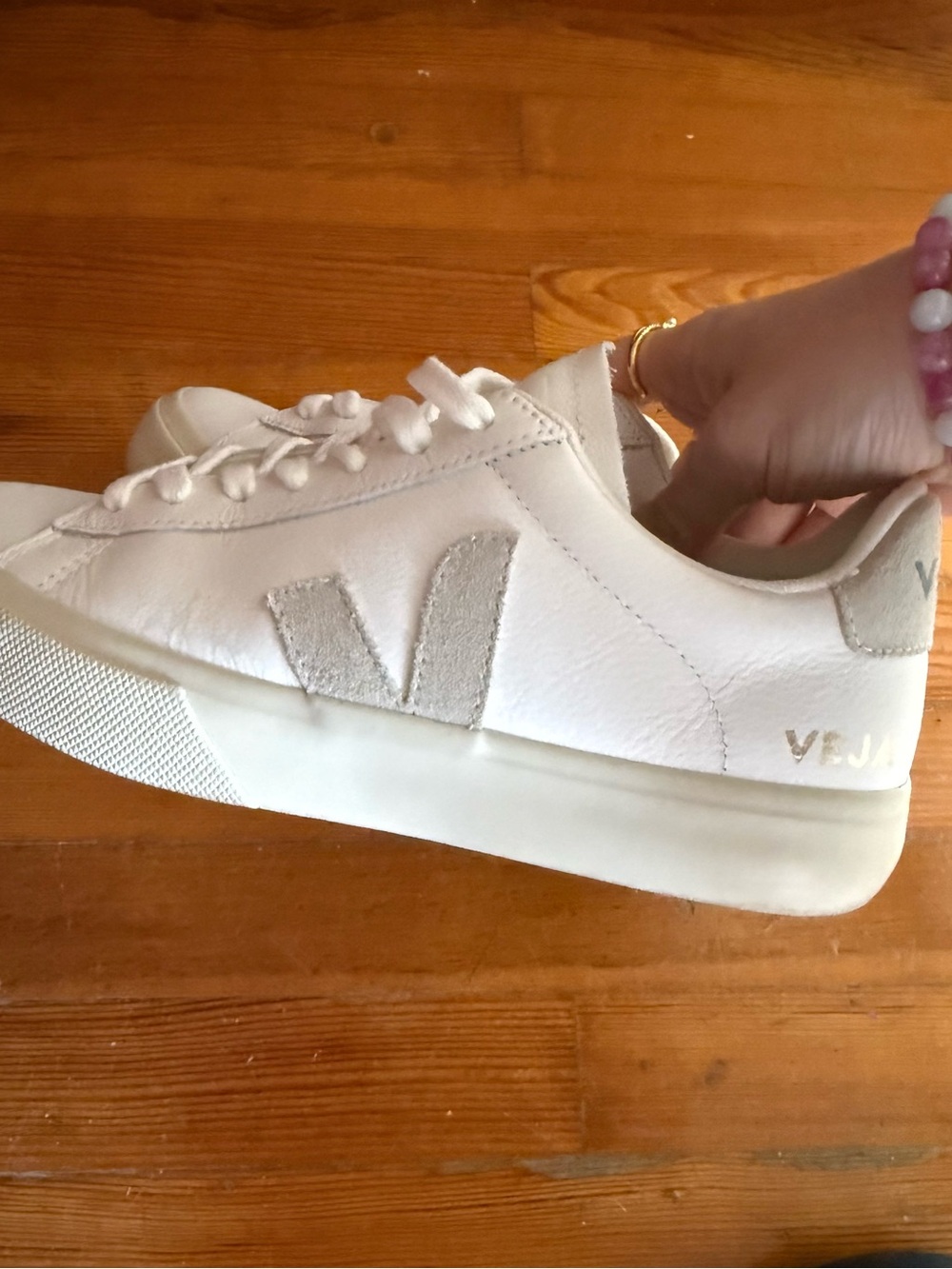 Veja sneakers - Picture 2 of 5
